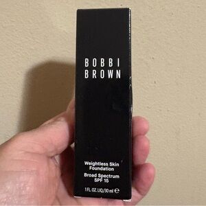 Bobbi Brown Weightless Skin Foundation in N-042 Beige Brand New Never Look.